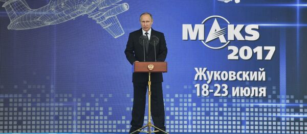Президент РФ В. Путин посетил Международный авиасалон МАКС-2017 в подмосковном Жуковском Президент РФ В. Путин посетил Международный авиасалон МАКС-2017 в подмосковном Жуковском - Sputnik Молдова