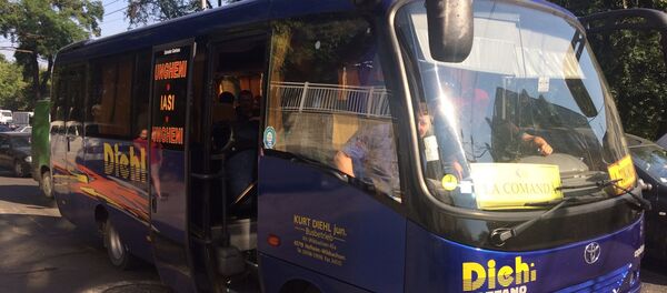 Автобус привёз людей на протесты - Sputnik Молдова