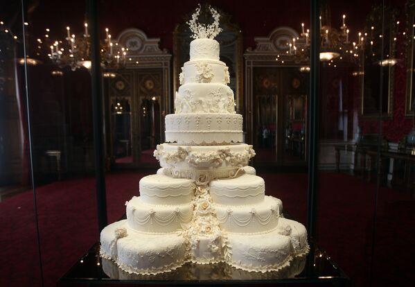 Свадебный торт принца Уильяма и Кейт Миддлтон - Sputnik Молдова
