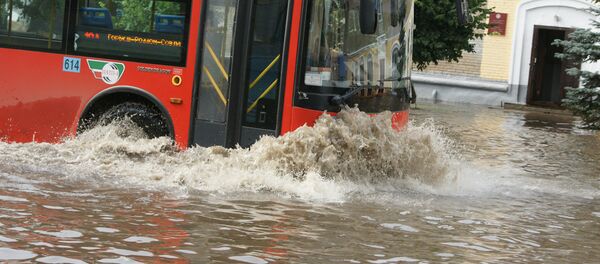 Ploaie torențială de vară - Sputnik Moldova-România