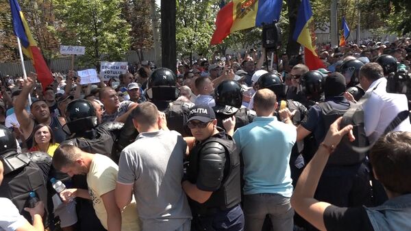 В Кишиневе прошли митинги за и против новой избирательной системы - Sputnik Молдова