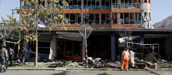 На месте теракта в Кабуле, 24 июля 2017 - Sputnik Молдова