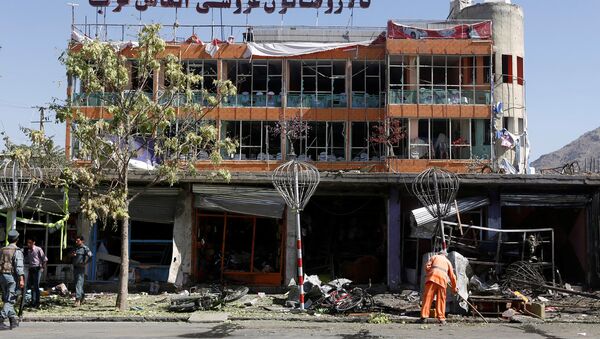 На месте теракта в Кабуле, 24 июля 2017 - Sputnik Молдова