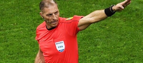 Главный судья матча Нестор Питана - Sputnik Молдова