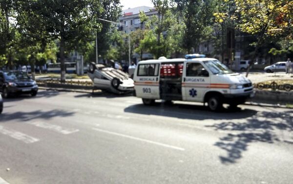 Grav accident rutier în centrul Capitalei - Sputnik Moldova