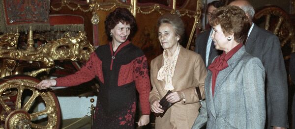 Елена Чаушеску и Раиса Горбачева - Sputnik Moldova-România