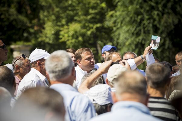 Митинг внепарламентской оппозиции в Кишиневе Митинг внепарламентской оппозиции в Кишиневе - Sputnik Молдова