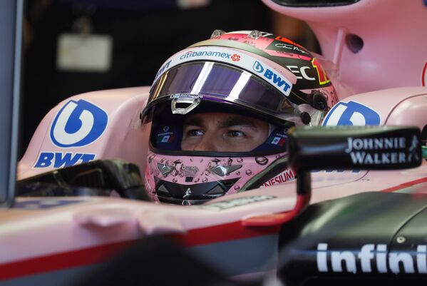 Пилот Force India Серхио Перес перед началом квалификации в рамках Гран-при Венгрии - Sputnik Молдова