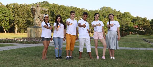 Вокалисты международного проекта Ты супер! провели  три недели во Всероссийском детском центре Орленок - Sputnik Молдова