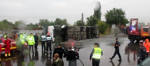 Авария автобуса Стамбул-Кишинев возле населенного пункта Балдовинешть уезд Брэила - Sputnik Молдова