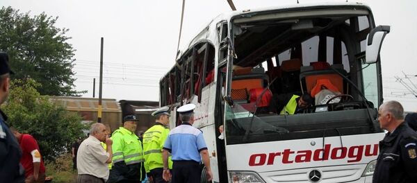 Авария автобуса Стамбул-Кишинев возле населенного пункта Балдовинешть уезд Брэила Авария автобуса Стамбул-Кишинев возле населенного пункта Балдовинешть уезд Брэила - Sputnik Moldova