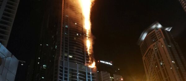 Zgârie-nori rezidenţial din Dubai cuprins de un incendiu - Sputnik Moldova-România