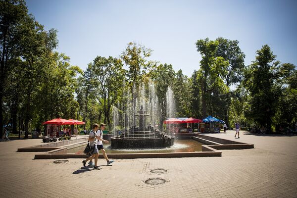 Havuzul din Parcul Central al Capitalei - Sputnik Moldova