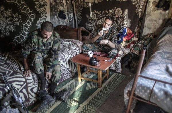 Солдаты правительственных войск неподалеку от турецкой границы, 2013 год - Sputnik Молдова