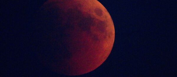 Лунное затмение наблюдали в Москве - Sputnik Молдова