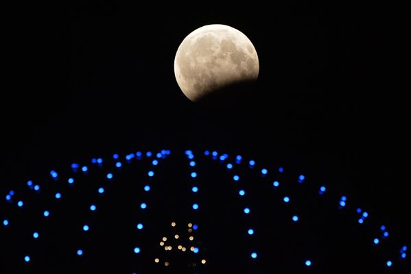 Лунное затмение - Sputnik Молдова
