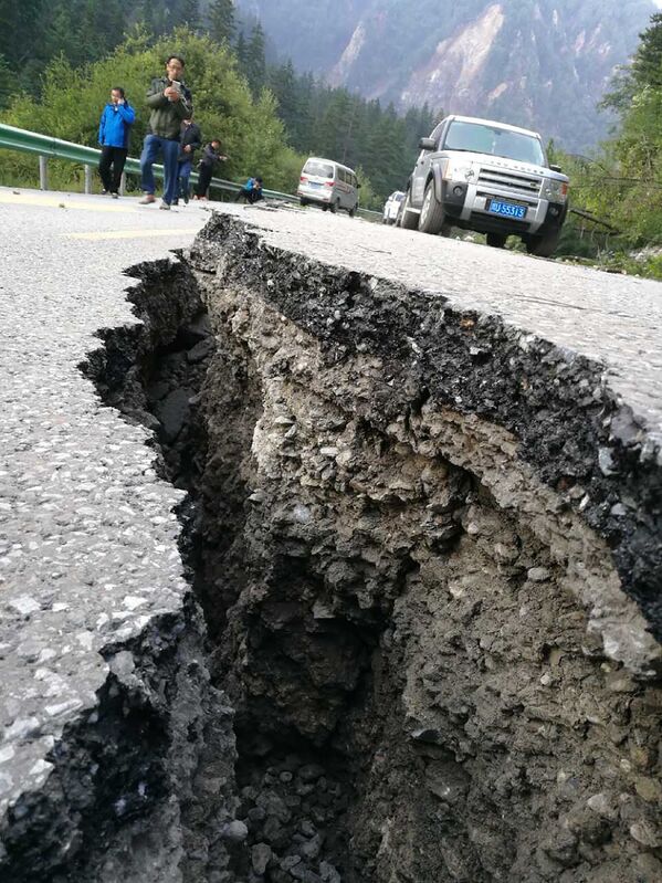 Ситуация после землетрясения в округе Цзючжайгоу, префектура Нгава, провинция Сычуань, Китай - Sputnik Молдова