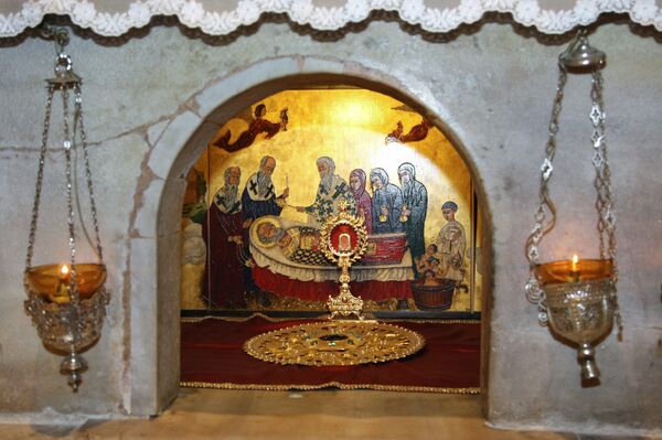 Мраморный престол над мощами Святителя Николая Чудотворца в итальянском городе Бари - Sputnik Молдова