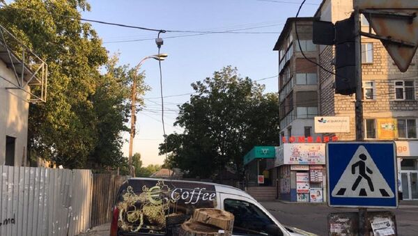 Мобильная кофейня, подключенная к городским сетям - Sputnik Молдова