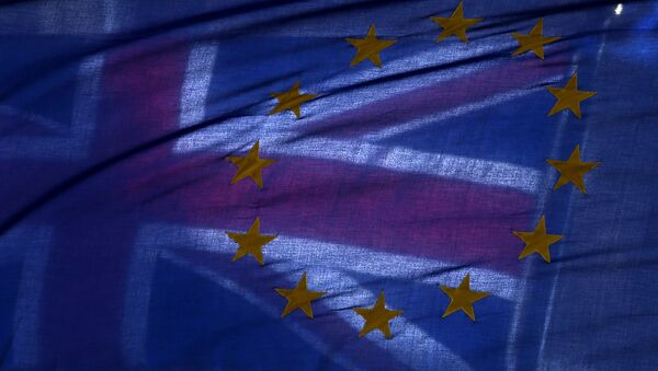 Флаги Евросоюза и Великобритании - Sputnik Молдова