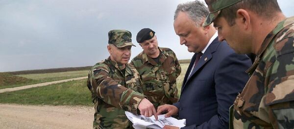 Igor Dodon a inspectat poligonul militar de la Bulboaca - Sputnik Moldova