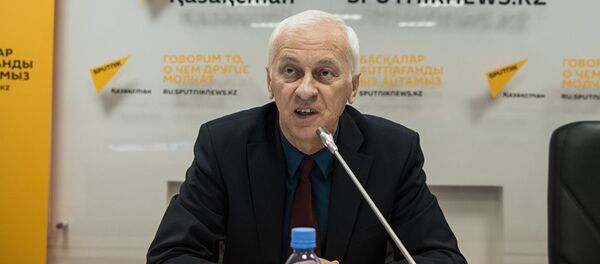 Заместитель директора Института общественной политики партии Нур Отан Владимир Тельнов. - Sputnik Молдова