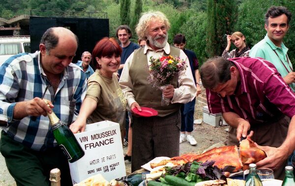 Пьер Ришар в Грузии Пьер Ришар в Грузии - Sputnik Молдова