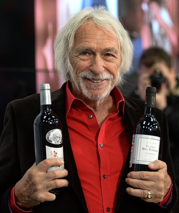 Французский актер Пьер Ришар во время презентации вин собственного производства Французский актер Пьер Ришар во время презентации вин собственного производства - Sputnik Молдова