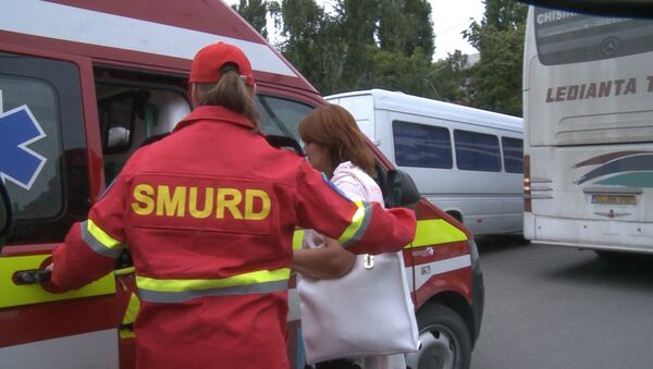 Экипаж SMURD оказывает помощь пострадавшим в ДТП в Брэиле и доставленным в Кишинев - Sputnik Moldova-România