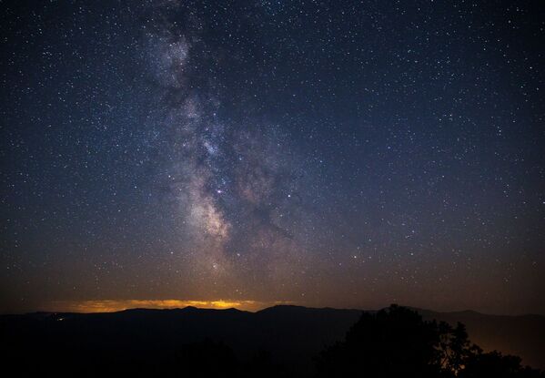 Звездное небо, наблюдаемое в Краснодарском во время метеорного потока Персеиды - Sputnik Молдова