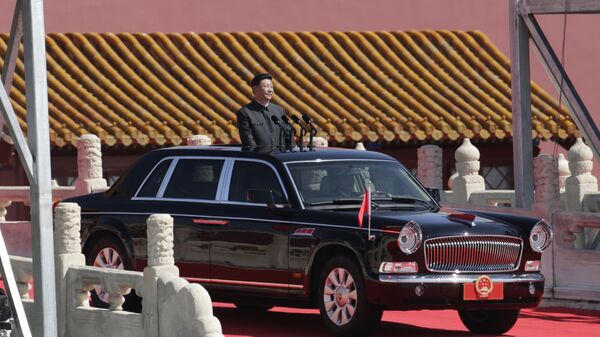 Xi Jinping la o paradă militară, imagine din arhivă - Sputnik Moldova-România