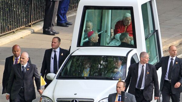 Papamobilul Papei de la Roma, Benedict al XVI-lea, Londra - Sputnik Moldova-România