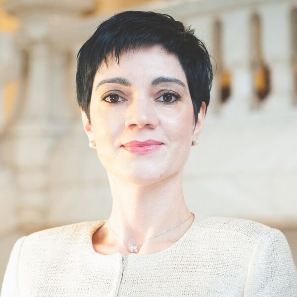 Delia Dinu Delia Dinu - Sputnik Moldova-România