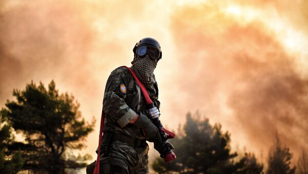 Тушение пожара к востоку от греческой столицы - Sputnik Молдова
