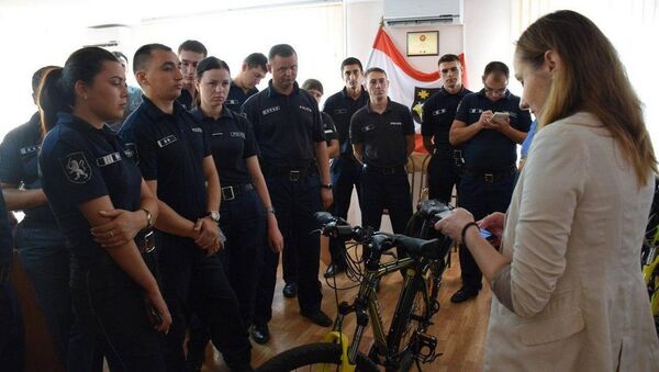 Полицейские будут патрулировать улицы на велосипеде - Sputnik Молдова