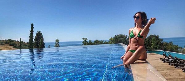 Ольга Бузова в Ялте - Sputnik Молдова