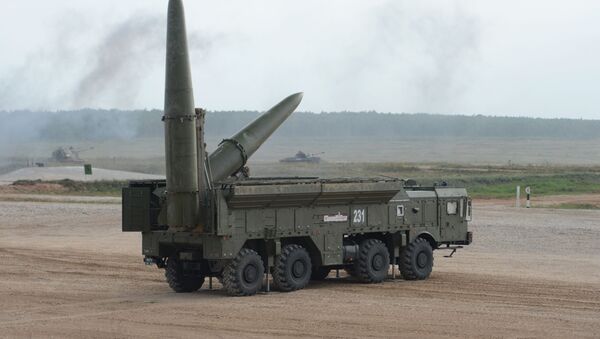 Оперативно-тактический ракетный комплекс Искандер во время показа в рамках международного военно-технического форума Армия-2017 - Sputnik Moldova-România