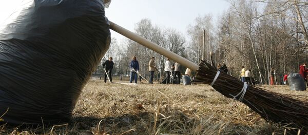 Субботники в городе. Архивное фото - Sputnik Молдова