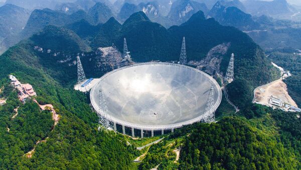 Крупнейший в мире радиотелескоп FAST в Китае - Sputnik Молдова