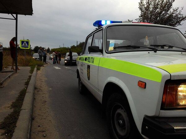 ДТП с участием полицейской машины на трассе Кишинев-Вадул луй Водэ - Sputnik Молдова