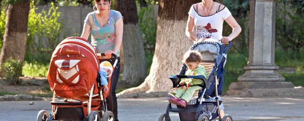 Женщины с колясками Женщины с колясками - Sputnik Молдова