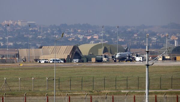 A military aircraft is pictured on the runway at Incirlik Air Base, in the outskirts of the city of Adana, southeastern Turkey - Sputnik Moldova-România