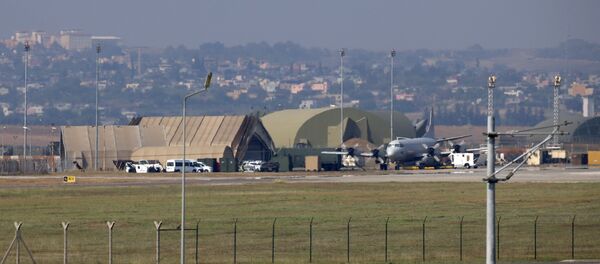 A military aircraft is pictured on the runway at Incirlik Air Base, in the outskirts of the city of Adana, southeastern Turkey - Sputnik Moldova-România