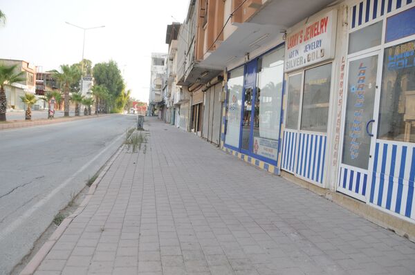 Районы местечка Инджирлик сегодня выглядят безлюдными и заброшенными - Sputnik Молдова