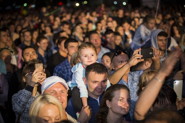 Toți au venit la concert, de la mic la mare - Sputnik Moldova