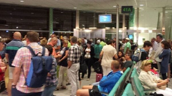 Pasagerii români care au fost blocați în aeroportul din Lisabona - Sputnik Moldova