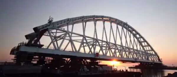 Instalarea podului de cale ferată peste strâmtoarea Kerci - Sputnik Moldova-România