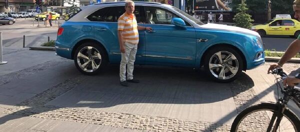 Mihai Ghimpu s-a fotografiat lângă un Bentley - Sputnik Moldova