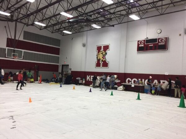 Школа, в которой скрываются от наводнения близ Хьюстона - Sputnik Молдова