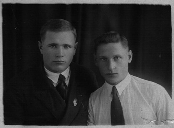 С.С.Сидоренко - учитель физики и математики Краснояровской школы (пос. Красноярово Амурской области) после окончания с отличием в 1937 году физико-математического отделения Новозыбковского государственного учительского института - Sputnik Молдова